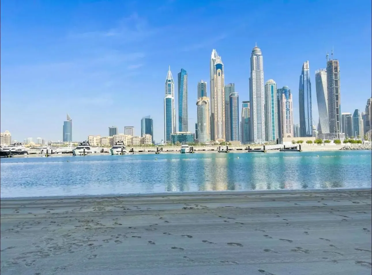 Aws Holiday Homes - Memories By The Beach Dubai 0*,  United Arab Emirates